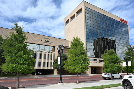 What Makes an Office Building Worth Touring Before You Lease?